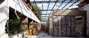 <span lang= es-es >Un aula de la naturaleza subvencionada con fondos Feder</span>. La Uni�n Europea reclam� al Concello de O Porri�o en el 2008 la devoluci�n de una subvenci�n del Feder de 150.000 euros que otorg� para construir el aula de interpretaci�n de la naturaleza de As G�ndaras, abandonada desde que se concluyeron las obras en el 2002. 