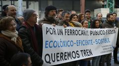 Una de las protestas para reclamar un tren de calidad entre A Coru�a y Ferrol