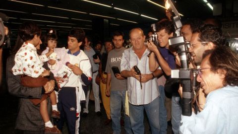 Bebeto y su mujer, a la llegada a Ro.