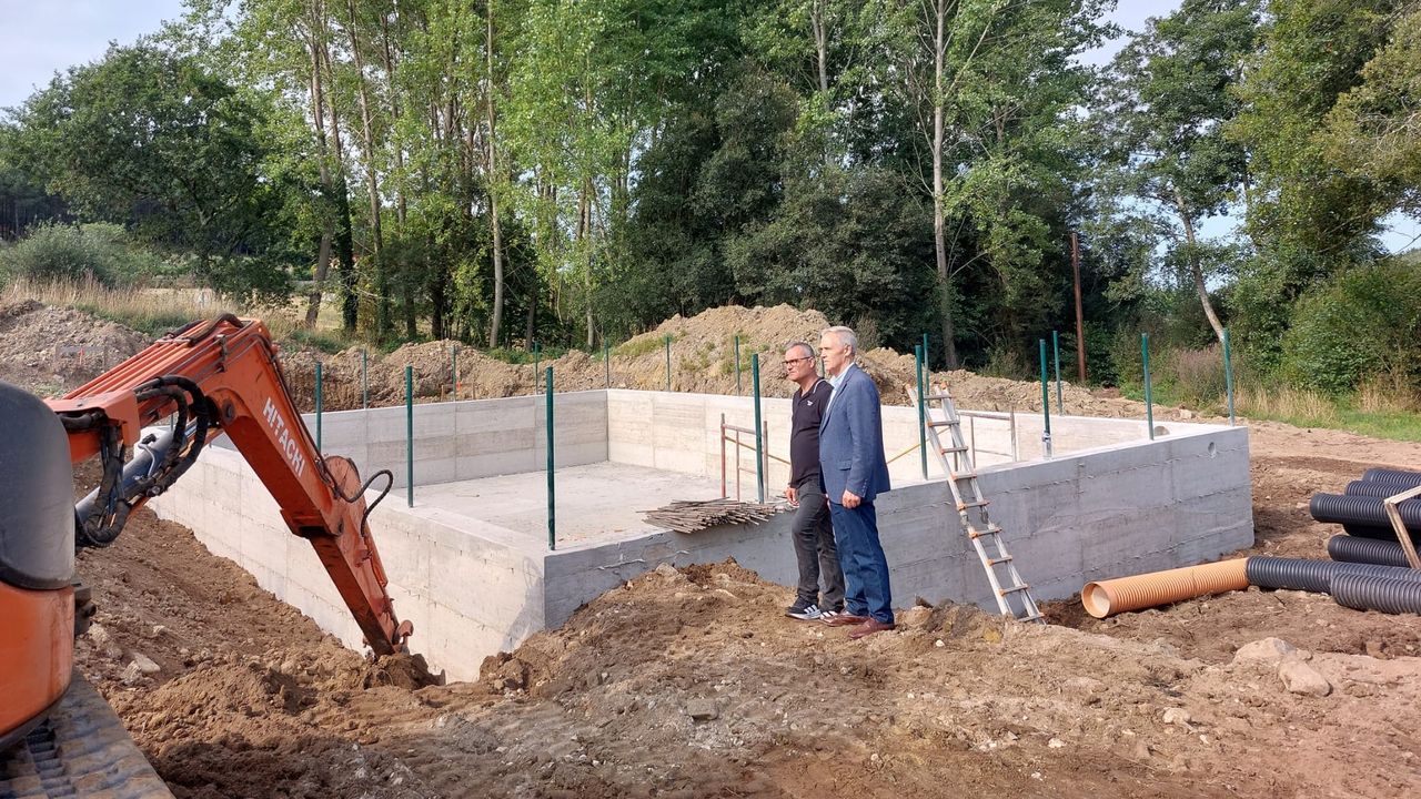 Construyen un depósito de agua para incendios en Vila de Cruces