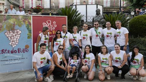 Las pandillas lucieron las camisetas que disearon para esta edicin de la Festa do Pulpo