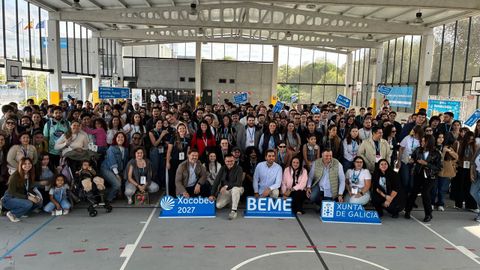 Recepci�n a los becarios de las Bolsas Excelencia Mocidade Exterior BEME con el conselleiro Jos� Gonz�lez, este s�bado en Oroso.