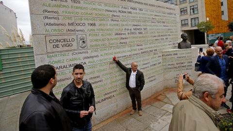 Calle Rosala de Castro. El mural de lvaro de la Vega es un homenaje a todos los olmpicos