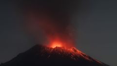 El Popocat�petl entra en erupci�n
