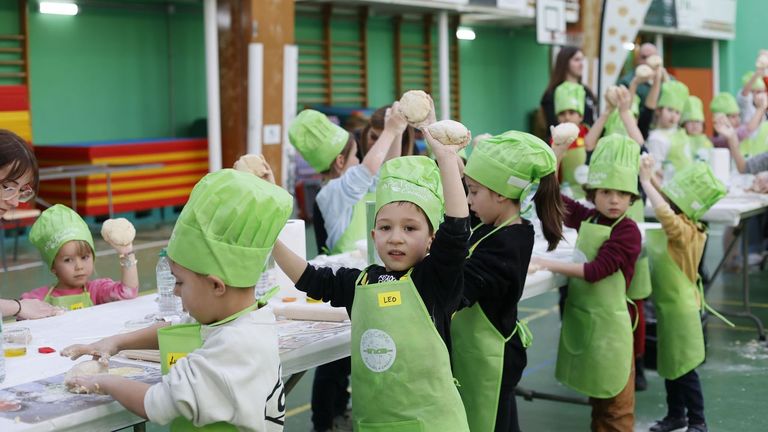 Peque�os chefs en Friol, maestros del futbol�n en Lugo y carnaval en Monterroso