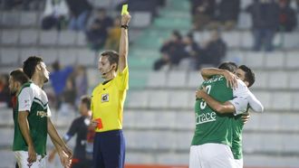 Holgueras Castellanos en el Racing- Celta B, que acab� con goleada local.