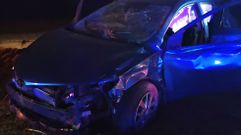 Estado del vehculo tras sufrir un accidente en la AP-9 en Cabanas.