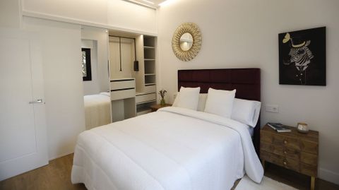 En los dormitorios destacan los vestidores, diseñados para ser muy prácticos y en altas calidades