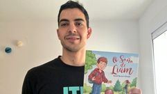 David Navarro, vecino de Roxos, muestra su primera obra infantil, �El sue�o de Liam�. Dirigida a ni�os de entre 2 y 8 a�os (disponible en gallego, catal�n y castellano) est� entre los mejores libros de baloncesto, seg�n Astro Libros.