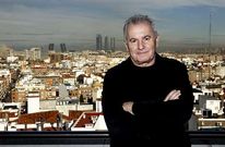 El cantante y compositor V�ctor Manuel comenz� su carrera art�stica hace medio siglo.