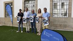 Antonio Fernndez, Julio Bernrdez, Csar Fernndez, Mara Jos Varela y Carlos Puga, en el pazo provincial