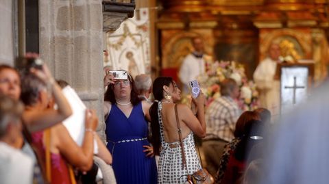 La iglesia de San Vicente se llen� en la misa del d�a de la patrona de Monforte