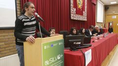 Jos&eacute; Manuel Yglesias (ingeniero de Tenzas, de pie), durante el acto de este martes, celebrado en la Escola Polit&eacute;cnica Superior