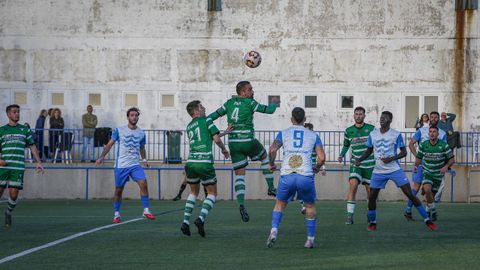 Imagen del partido entre el Cidade de Ribeira y el Paiosaco en A Fieiteira.