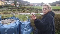 Araceli Bello, vecina de la zona a la que se le inund� el jard�n. 