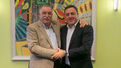 A la izquierda, el alcalde de Oleiros, �ngel Garc�a Seoane, y a la derecha, el presidente de la Diputaci�n de A Coru�a, Valent�n Gonz�lez Formoso.