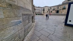 Da�os en la fachada de la Catedral en�la Praza Santa Mar�a
