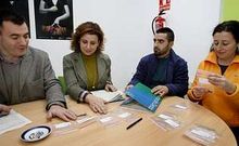 Rom�n Rodr�guez firm� el convenio con cuatro alumnos del Obradoiro de Emprego.