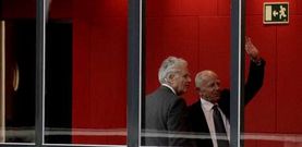 Mangouras vivi� ayer su tercer y �ltimo d�a de declaraci�n y pas� el testigo al jefe de m�quinas (a la izquierda).