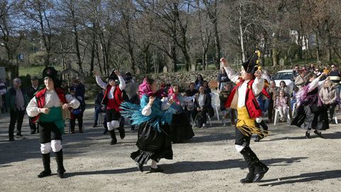 Celebracin de San Mauro con misa y procesin, y despus degustacin de callos y empanada