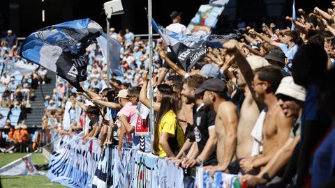 Aficionados del Celta, durante el partido frente al M�laga en Bala�dos.