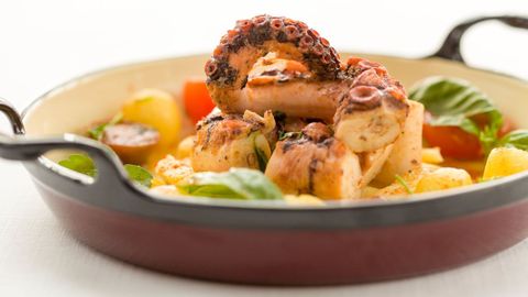 Plato de pulpo a la plancha con verduras