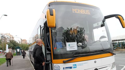 Imagen de archivo de un autob�s que cubre la ruta entre Barbanza y Santiago.