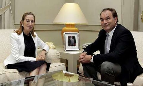 Ana Pastor recibi� ayer durante m�s de una hora en la sede ministerial de Madrid a Jos� Crespo.
