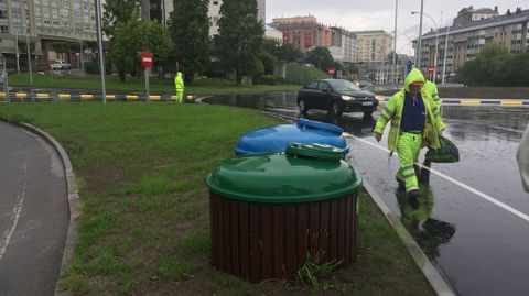 Contenedores mal instalados en la nueva rotonda