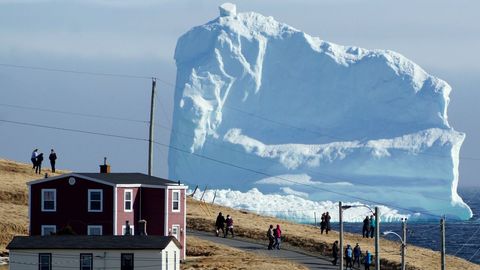 Primer iceberg de la temporada en la Costa Sur de Canadá.