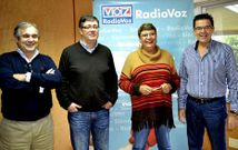 Pedro Gonz�lez, Manuel Mu��o, Marisol Soneira y Aurelio N��ez, ayer en Radio Voz.