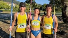 Enzo L�pez, Lara Iglesias y Sergio Gonz�lez, del Atletismo Barbanza.