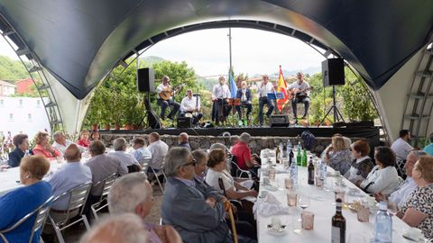 D�a de los mayores en Ribera de Arriba. ARCHIVO