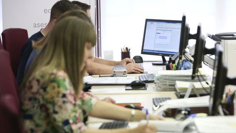 Trabajadores de una gestor�a gallega.
