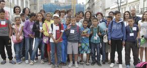 Ni�as y ni�os saharauis llegaron ayer y fueron recibidos en la Diputaci�n Provincial de Lugo. 