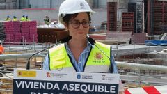 La ministra de Vivienda y Agenda Urbana, Isabel Rodrguez, interviene durante su visita a la construccin de 250 pisos de alquiler asequible para jvenes, impulsada por el Principado de Asturias en el antiguo solar de Peritos, en Gijn.