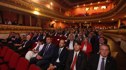 Personalidades del mundo de la política y empresarial asisten a los Encuentros en el Eo