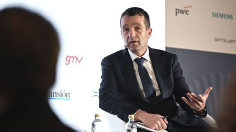 Imagen de archivo del presidente de Indra, �ngel Escribano, durante su participaci�n en el encuentro protagonizado por la industria de Defensa.