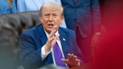 Imagen de Trump en el despacho oval poco antes del viaje a China