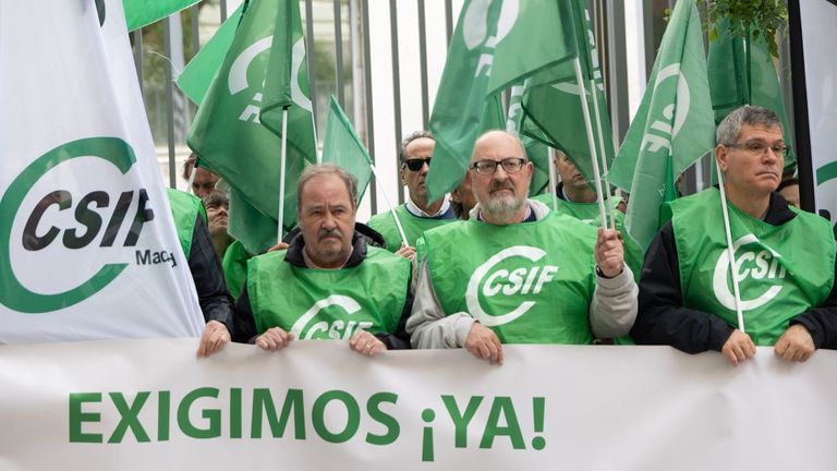 Funcionarios de la Seguridad Social inician los paros por la falta de ...