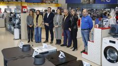 ngeles Vzquez, conselleira de Medio Ambiente, visit la tienda de Bermello en Quintela de Canedo