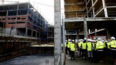La conselleira de Sanidade visit� esta ma�ana el interior de las obras del hospital de Beade