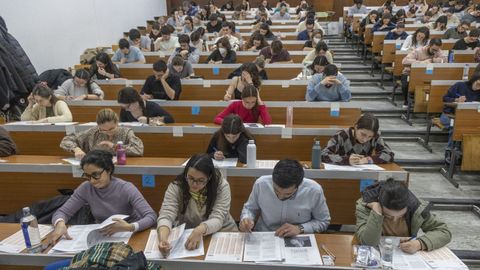 Simulacro de examen mir el pasado mes de enero en la Facultade de Medicina de Santiago