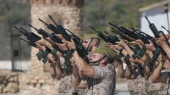 Un acto castrense celebrado el 31 de octubre en Melilla ha servido para despedir a unos 200 soldados del Tercio Gran Capit�n 1� de La Legi�n y el Regimiento de Ingenieros n�mero 8 que participar�n durante los pr�ximos seis meses en una misi�n de la OTAN en Irak en el marco de la lucha contra el D�esh.