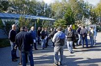 Un grupo de trabajadores de Tablicia en la �ltima asamblea, celebrada la semana pasada.