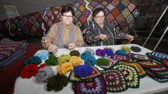 Los vecinos de San Salvador de Meis preparan su beln con croch y edificios totalmente naturales