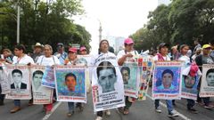 Familiares de los 43 estudiantes desaparecidos en Mxico