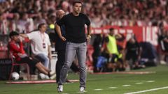 M�chel, en el �rea t�cnica de Montilivi durante el encuentro entre el Girona y el Elche