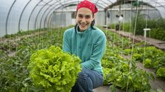 relevo rural.B�rbara Rivera (Neda, 31 a�os) es una de las 1.076 agricultoras inscritas en Consello Regulador de Agricultura Ecol�xica de Galicia (Craega). Vende r�cula, lechucas o acelgas para clientes como Gadis o Inditex.