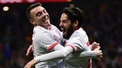Iago Aspas, celebrando uno de los goles con Isco.